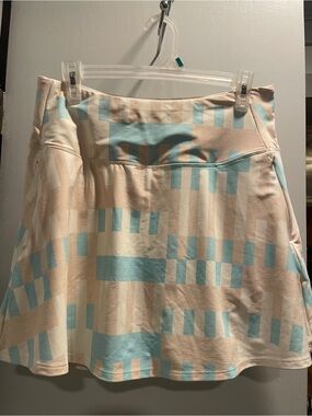 Alia Cream and blue Active Skort size L